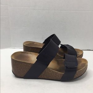 Eric Micheal Sz/EU 40 US 7-7.5 "Lola sabbia" Wedge Heel Black Leather Sandal